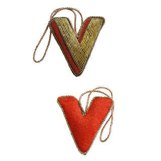 Suspension alphabet : Lettre V